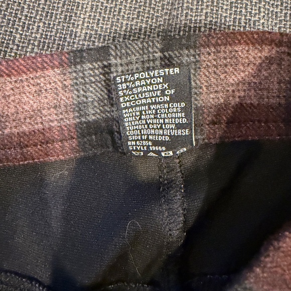 Hue - adorable plaid pants/leggings - size M - EUC - Picture 4 of 5